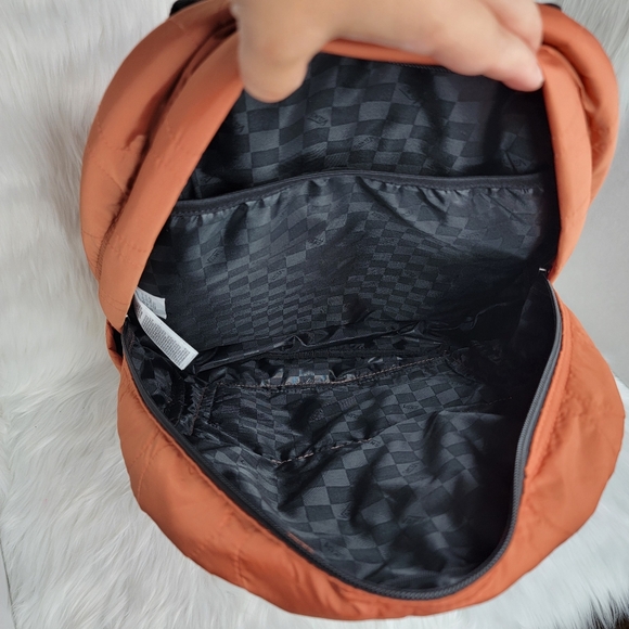 VANS Old Skool Quilted Orange Backpack. - Picture 10 of 14